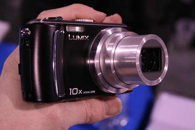 Illustration for article titled Hands On Panasonic Lumix TZ5 10X Zoomer and HD Camcorder